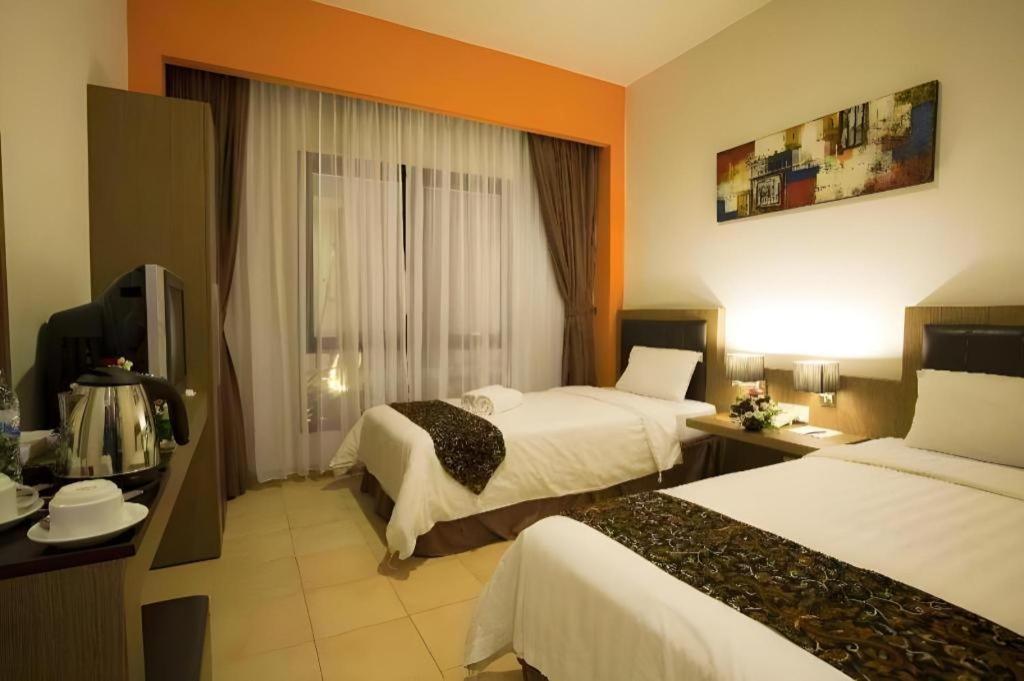Grand Malioboro Yogyakarta Otel Dış mekan fotoğraf