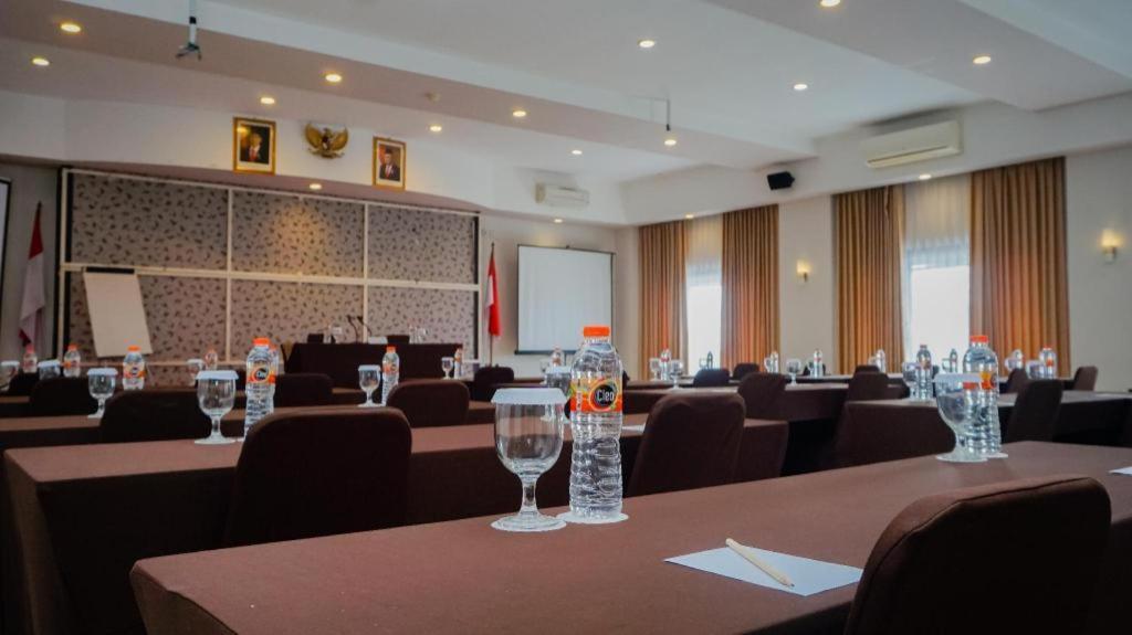 Grand Malioboro Yogyakarta Otel Dış mekan fotoğraf