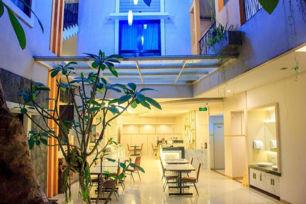Grand Malioboro Yogyakarta Otel Dış mekan fotoğraf