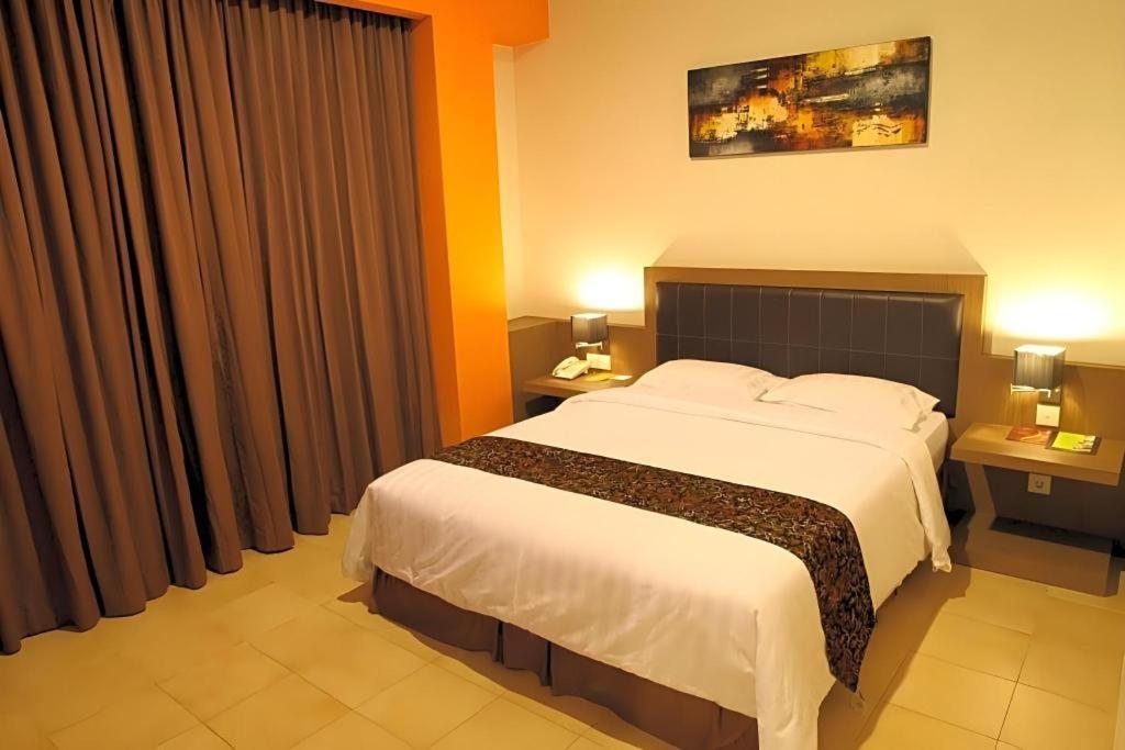 Grand Malioboro Yogyakarta Otel Dış mekan fotoğraf