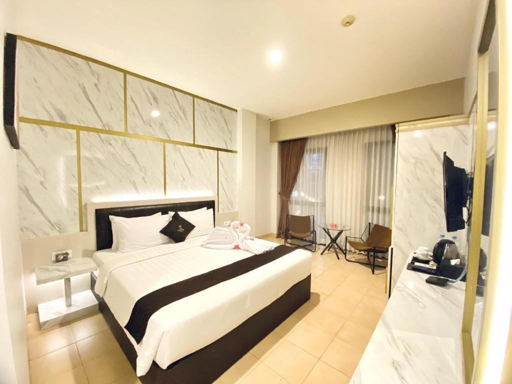 Grand Malioboro Yogyakarta Otel Dış mekan fotoğraf