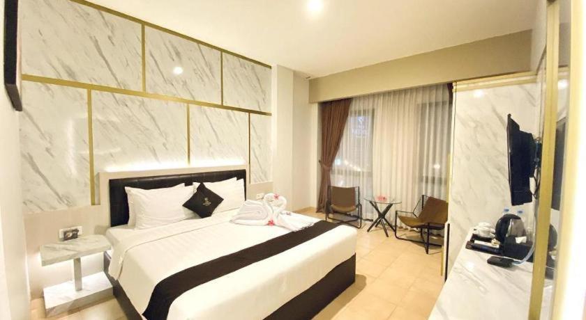 Grand Malioboro Yogyakarta Otel Dış mekan fotoğraf