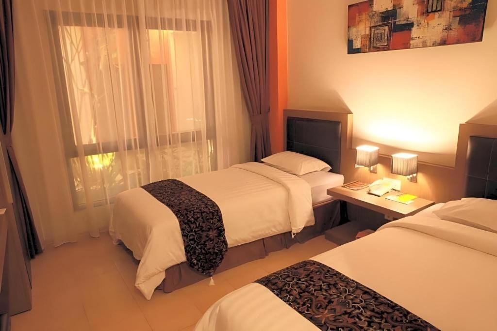Grand Malioboro Yogyakarta Otel Dış mekan fotoğraf
